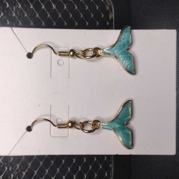 Turquoise Pearlescent Mermaid Tail Earrings - Picture 1 of 3